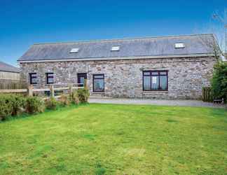 Exterior 2 East Pilton Farm Holiday Cottage