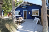 Exterior Anna Maria Island Beach Palms 8B