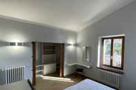 Bedroom Charming 1-bed Apartment in Montepulciano