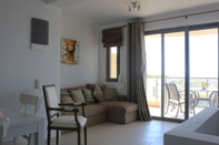 Common Space Immaculate 2-bed Apartment in Makrygialos