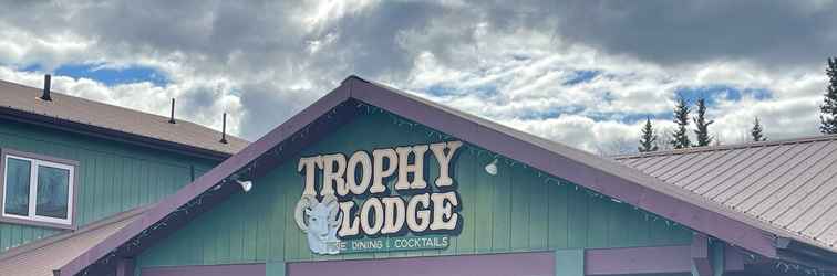 Exterior Trophy Lodge Accommodations