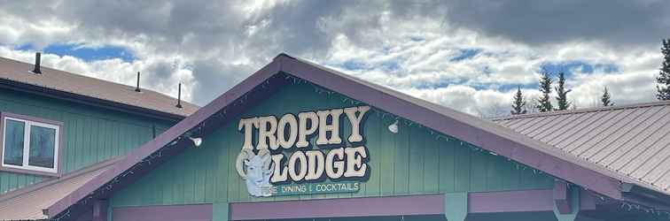 Exterior Trophy Lodge Accommodations