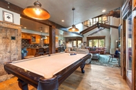 Entertainment Facility K B M Resorts: Prh-685 Hot Tub, Pool Table, Shuffle Board 4 Bdrm Mountain View!