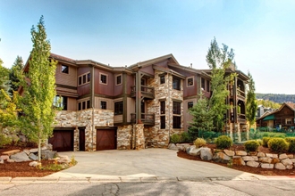 Exterior 4 K B M Resorts: Prh-685 Hot Tub, Pool Table, Shuffle Board 4 Bdrm Mountain View!