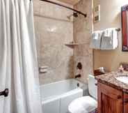 In-room Bathroom 7 K B M Resorts: Cbi-207, On City Shuttle, Private Washer/dryer, Wifi!