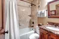 Toilet Kamar K B M Resorts: Cbi-207, On City Shuttle, Private Washer/dryer, Wifi!