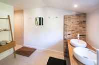 In-room Bathroom Villa Courreau