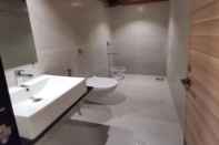 In-room Bathroom We Stay - Andheri