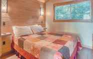 Kamar Tidur 4 River View Cabin