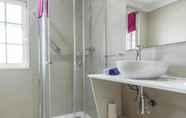 Toilet Kamar 3 LV Premier Algarve FU1 Pool AC Garden sea View