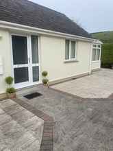 Bangunan 4 Beautiful 2 Bed Bungalow in Laugharne Situated