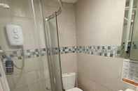 In-room Bathroom Charming 1-bed Cottage in Mullion