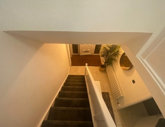 ล็อบบี้ 2 Charming 3-bed House Near Central Manchester