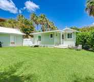 Exterior 4 Cottage Haven-one Minute Walk To The Beach-private Yards-keyless Locks