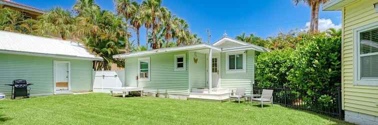 Exterior Cottage Haven-one Minute Walk To The Beach-private Yards-keyless Locks