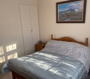 Bedroom 5 Charming 1-bed Apartment in Barefield