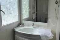 In-room Bathroom Hotel-restaurant Les Chenets