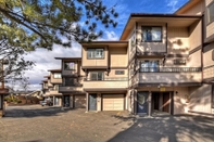 Exterior 029 - Lakefront Luxury