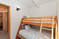 Bedroom 043 - Woodsy Cabin