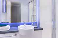 In-room Bathroom Trendy Studios for Students Only - BATH