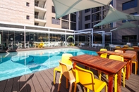 Kolam Renang Sandton Smart Apartment Eleven