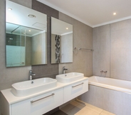 In-room Bathroom 6 Sandton Smart Apartment Eleven