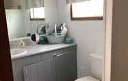 Toilet Kamar 5 Grace Land Cottages