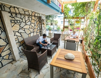 Lobby 2 Cesme Flowers Butik Otel