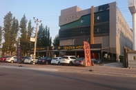 Bên ngoài Isnova Hotel