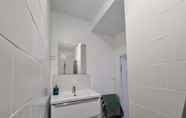 In-room Bathroom 3 Le Phare Dieppois by JPS Holiday - Chaleureux Appartement au Cœur de Dieppe