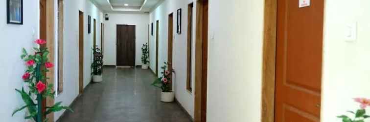 Lobby Hotel Krushna Express Inn