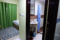 In-room Bathroom Al Shamal Hotel