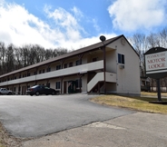 Exterior 2 PLYMOUTH MOTOR LODGE