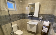 Toilet Kamar 4 Well Hotel Edirne