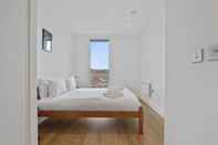 Bedroom Contemporary 1 Bedroom Apartment - Chinese Quarter - Birmingham City Centre