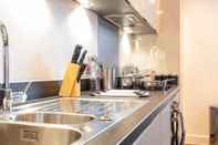 Restaurant Luxurious Apartment -nec BHX Solihull