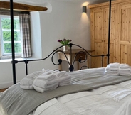 Bedroom 3 Beautiful Peak District Cottage With Hot Tub