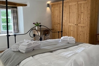 Bedroom Beautiful Peak District Cottage With Hot Tub