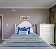 Bedroom 4 Bayfront Spacious Condo for Boat Lovers and Steps to White Sands of Fort Morgan
