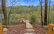 Common Space 2 Autumns Hollow - Adorable Rustic log Cabin Lake View Pet Friendly