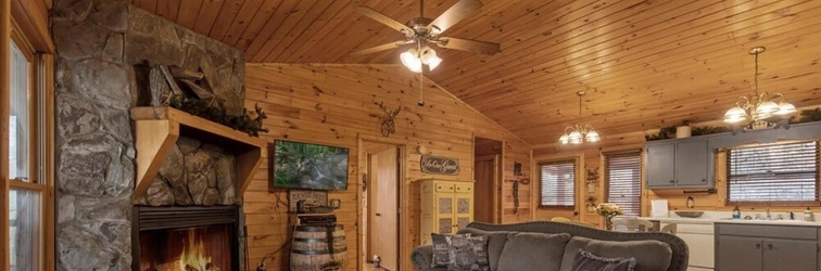 Lobby Autumns Hollow - Adorable Rustic log Cabin Lake View Pet Friendly