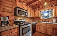 Bedroom 6 Bear Hug Lodge - Charming Cabin in Coosawattee River Resort - Pet Friendly