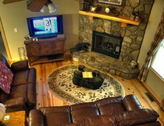 Lobby 2 Dragons Den - Wonderful Mountain Cabin for Whole Family Coosawattee River Resort