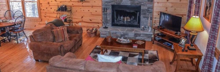 ล็อบบี้ Riversong - Beautiful Cabin Located on Coosawattee River Game Room and Hot tub