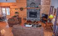 Lobby 2 Riversong - Beautiful Cabin Located on Coosawattee River Game Room and Hot tub