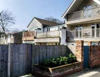 Exterior 2 Beautiful 2-bed Unique Loft Apartment in Beckenham