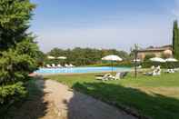 Swimming Pool Montignano Trilo With Shared Pool