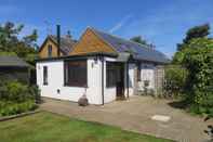 Exterior Willow Cottage