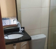 In-room Bathroom 3 Hotel Cerrado