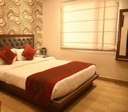 Kamar Tidur 4 Hotel SV Grand Varanasi